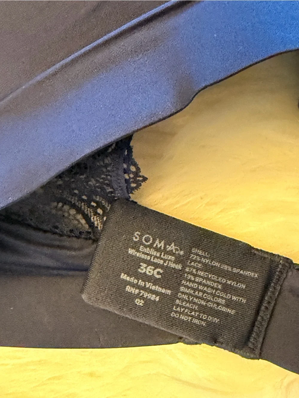 Soma Wireless Enbliss Luxe Smooth Contour Bra with Lace Straps Sz-36C.    GG18‎